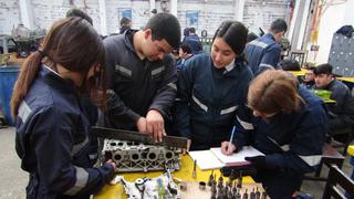 Estas son las cinco carreras técnicas con mayor población femenina 