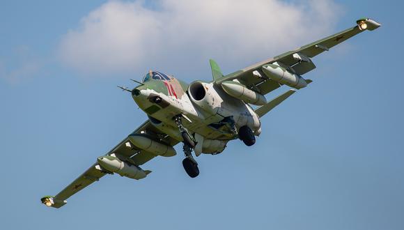 Bombardero SU-25 es un eficiente aparato de ataque aire-tierra.