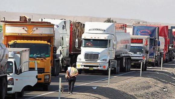 Transportistas y agricultores acatan por segundo día un paro a nivel nacional. Foto: GEC