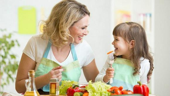 Implanta buenos hábitos alimenticios en tus hijos