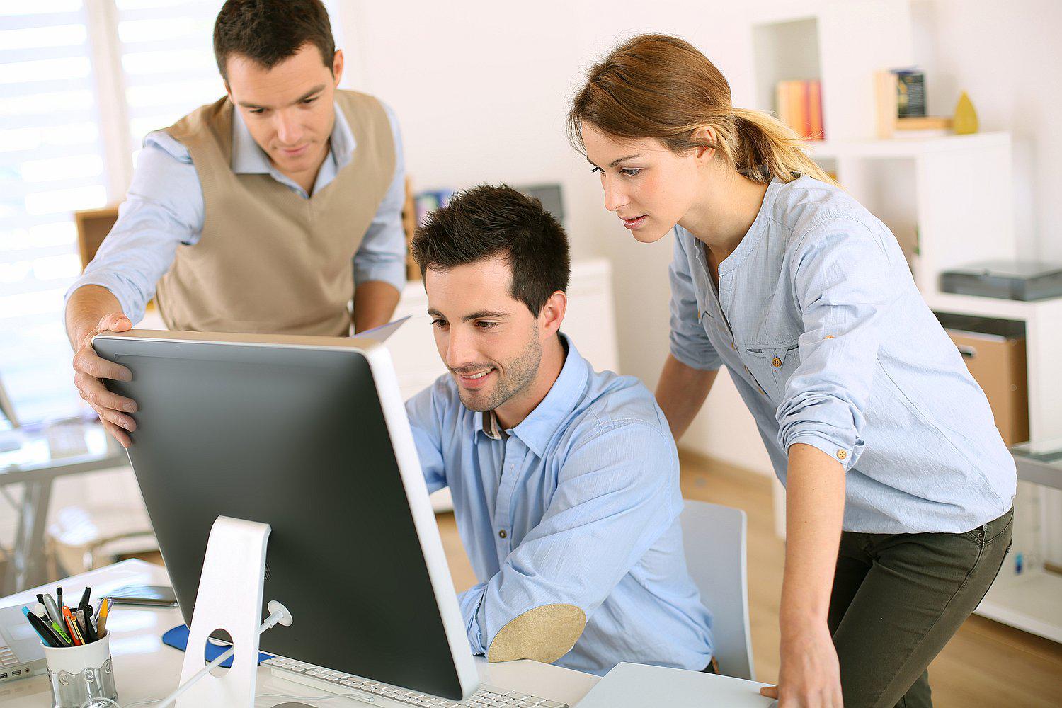 Peruanos ven más páginas para adultos dentro del horario de trabajo en Latinoamérica