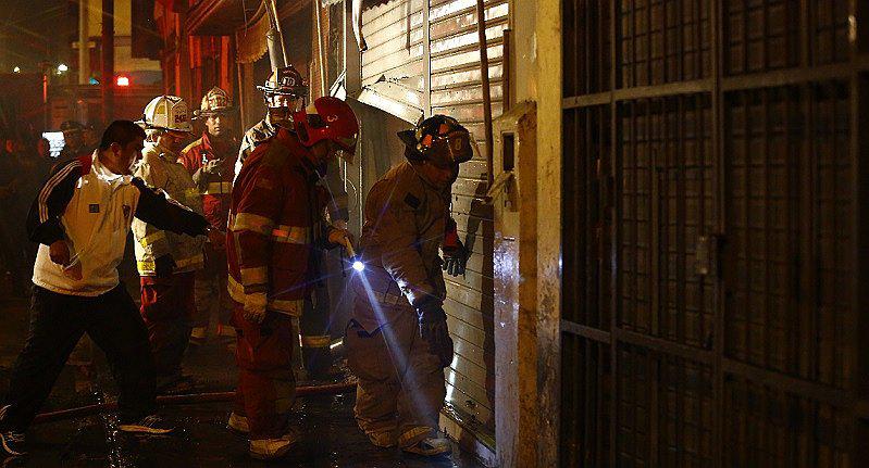 Centro de Lima: Incendio destruye tienda fotocopiadora