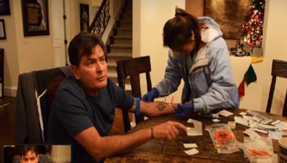 ​Charlie Sheen mezcla su sangre con una muestra "limpia" como tratamiento [VIDEO]
