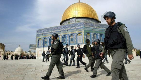 Israel ataca a musulmanes que oraban en mezquita y hiere a cuatro