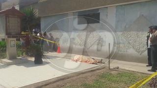 Asesinan de cuatro balazos a hombre frente a su esposa e hija en Comas (VIDEOS)