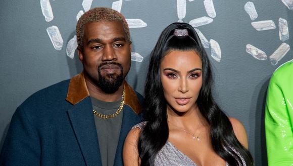 Kanye West asegura que Kim Kardashian le fue infiel y por eso ha “estado tratando de divorciarse” de ella. (Foto: AFP)