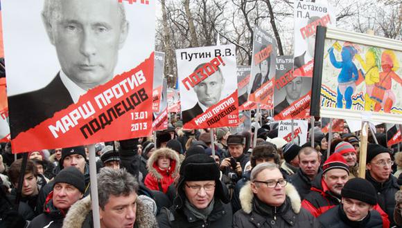 Miles protestan contra Putin en aniversario de asesinato que le atribuyen