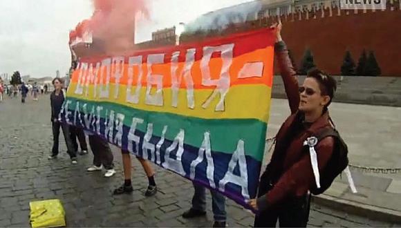 Rusia defiende su ley contra "propaganda gay que promueve homosexualidad”