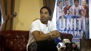 Ronaldinho elogia a Maradona y Pelé por ser "dos grandes de la historia" 