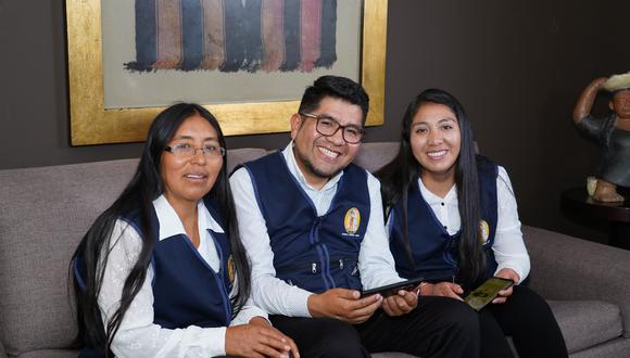 Dante Pacha, Rossy Huaringa y Yanele Quispe son tres docentes de Puno que crearon la app “Yachachisun”, con la que ocuparon el primer lugar del concurso de la Fundación Telefónica, la cual convocó a 139 docentes de 22 regiones del país.