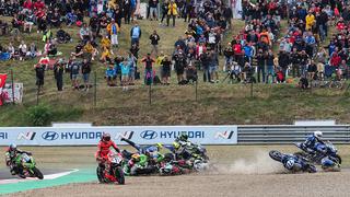 Líder de campeonato de motociclismo hace un ‘Neymar’ y queda suspendido