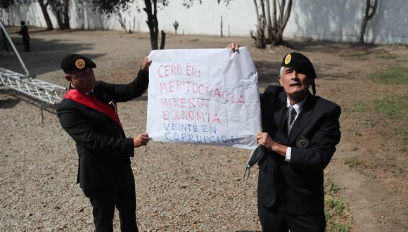 Dos de los excomandos de Chavín de Huántar que reclamaron la renuncia de Pedro Castillo. (Foto: GEC)