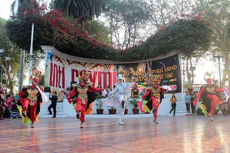 Escolares conmemoran el Inti Raymi en Parque de La Muralla
