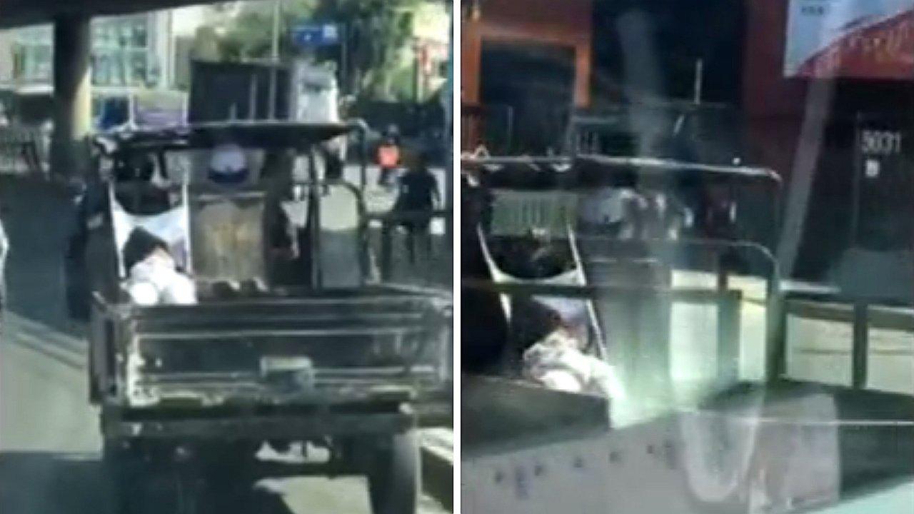 Captan a chófer de motocarga que lleva a un bebé de manera irresponsable (VIDEO)
