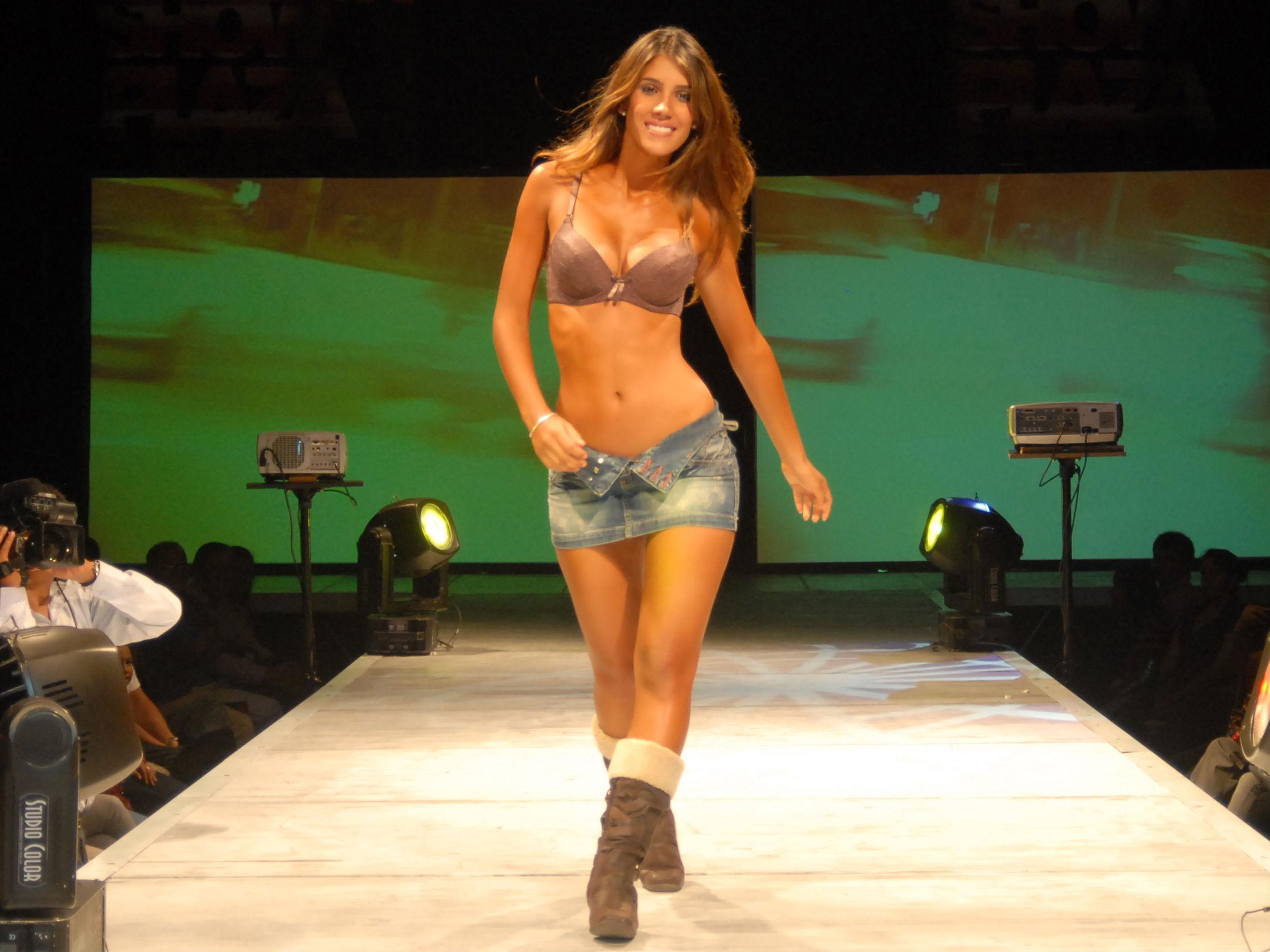 Vanessa Tello se coronó como la segunda mejor 'colita' del mundo 