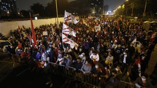 Realizan marcha en Lima contra el gobierno de Pedro Castillo