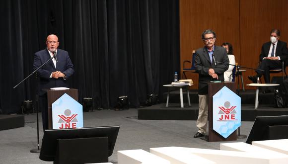 Carlos Bruce (FP) y Andrés Alencastre (PL) participaron en el cuarto bloque del debate (Foto: JNE)