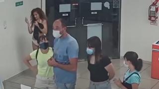 Clienta usó su vestido como mascarilla para comprar helados en Argentina