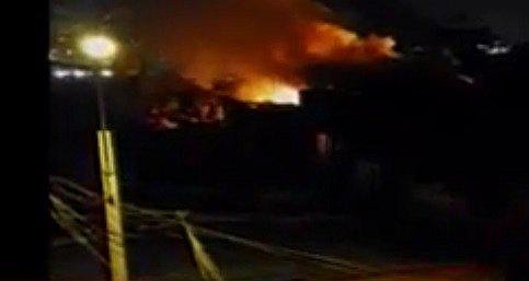 Controlan incendio en fábrica del jirón Amazonas en el Cercado de Lima