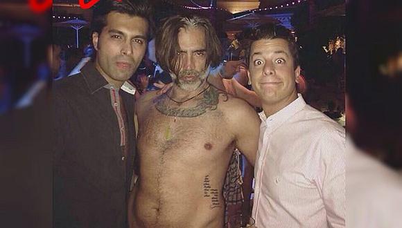 Alejandro Fernández causa polémica con esta foto en discoteca gay  