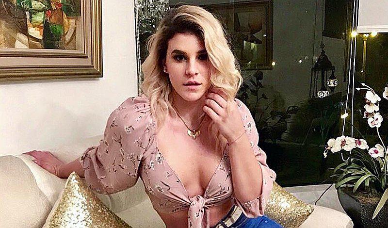 Macarena Vélez y sus lindos bikinis en viaje a Vichayito