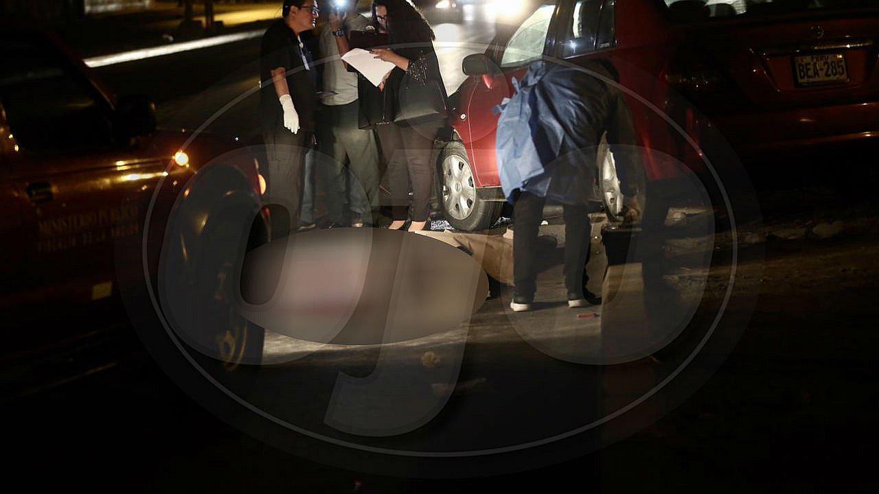 Dos vehículos atropellaron a joven en el Callao (FOTOS)