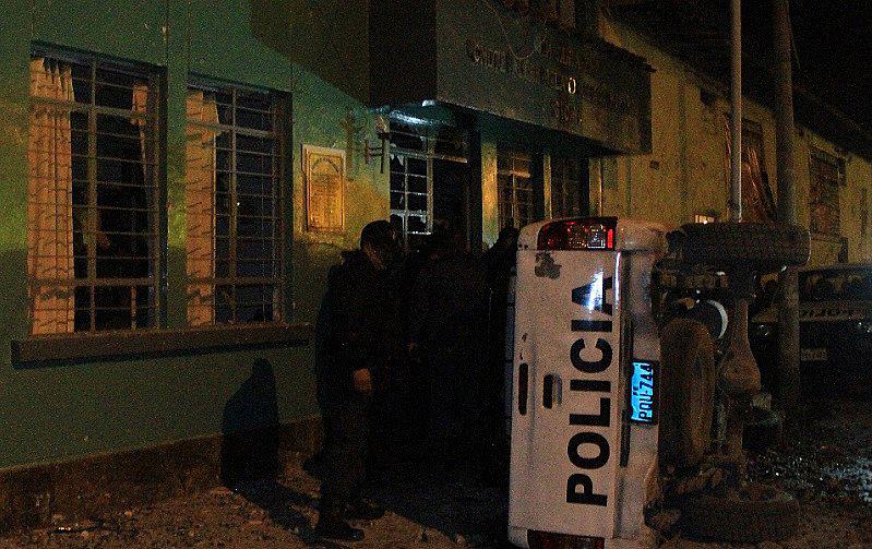 Huancayo: Pobladores furiosos destrozan comisaría para linchar a "pishtacos"