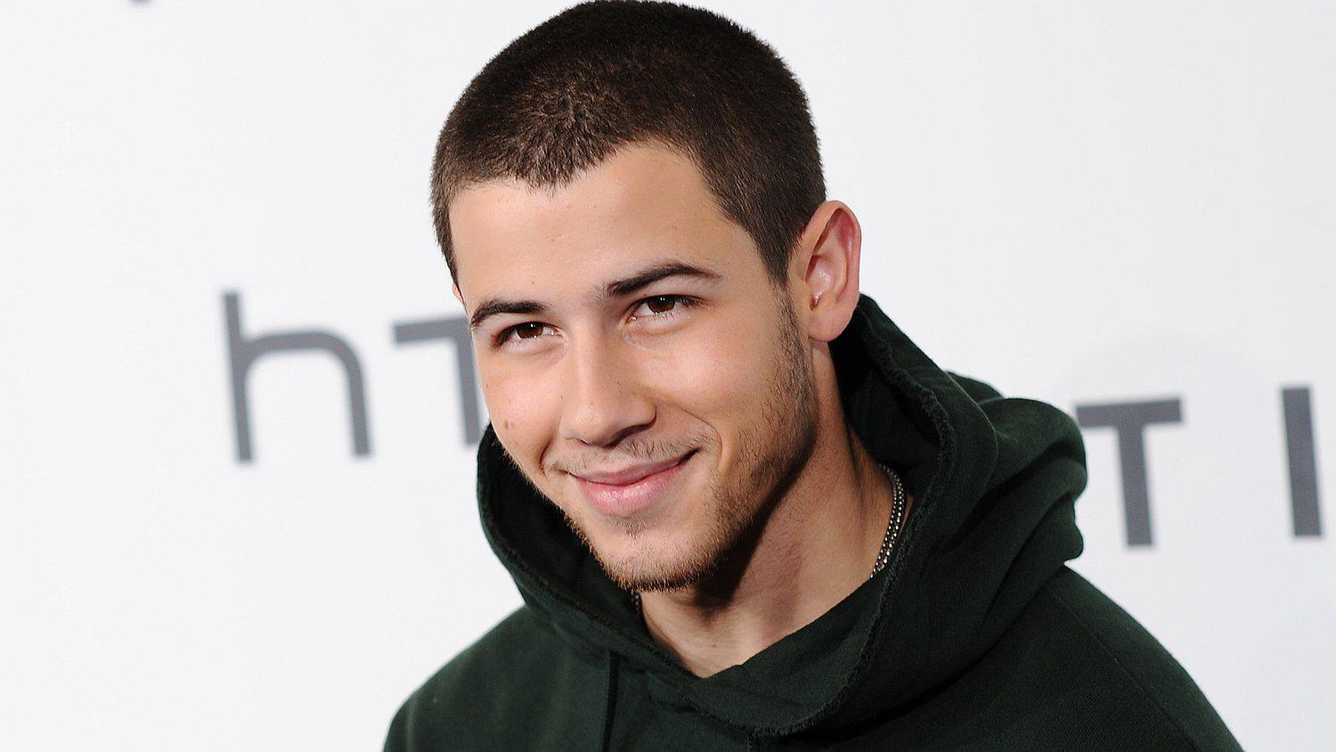 Nick Jonas: Fue un reto volver a ser solo familia tras disolver Jonas Brothers