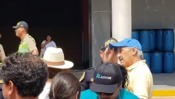 Prohíben a pareja de ancianos ingresar al partido de Alianza Lima y Sporting Cristal por usar gorro (VIDEO)
