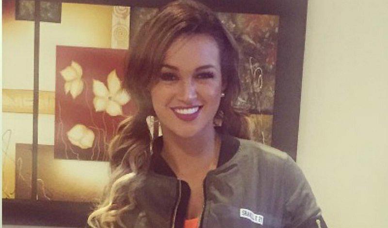 ¡Total black! Angie Arizaga luce este look, pero no acertó 