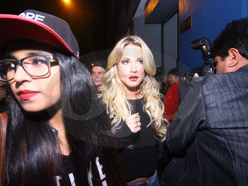 El Gran Show: Mira cómo reaccionaron Mario Hart y Leslie Shaw tras incendio [FOTOS] 