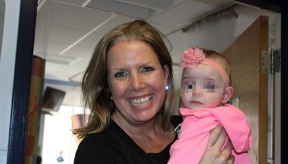Enfermera adopta a bebé abandonada en el hospital