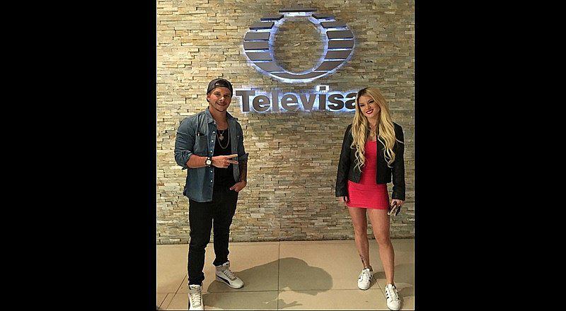 Leslie Shaw y Mario Hart la hacen linda en México y visitan Televisa [FOTOS]