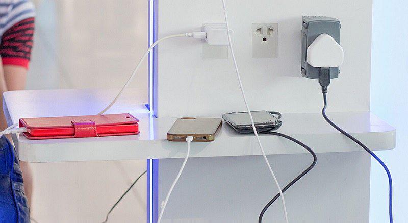 Cargar tu celular toda la noche consume esta cantidad de electricidad