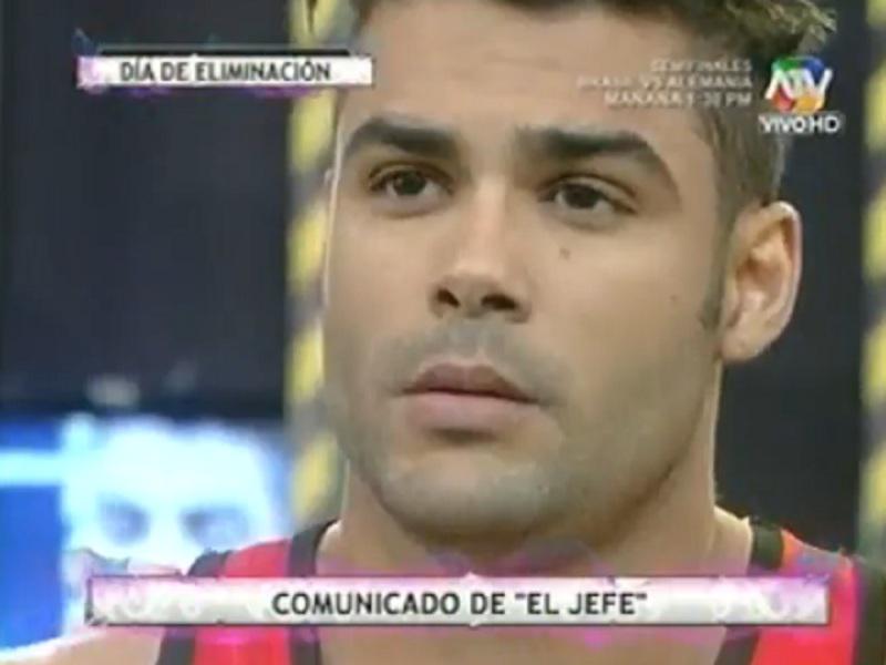 Combate: Erick Sabater se molesta tras perder competencia 