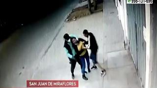 SJM: vecina lanza ladrillos a delincuentes y frustra asalto a mujer en plena calle