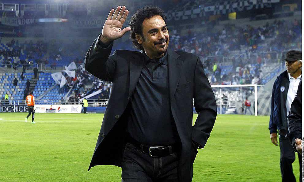 Hugo Sánchez piensa comprar al Puebla y dirigir la Federación Mexicana 