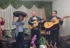 Sorprenden a Isabel Acevedo con romántica serenata por su cumpleaños | VIDEO