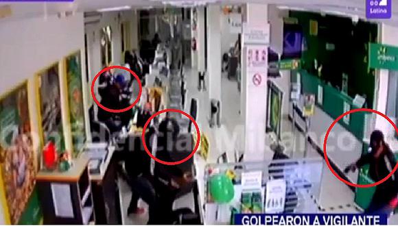 Tres delincuentes armados se llevan S/ 10 mil tras asaltar banco en Paita (VIDEO)