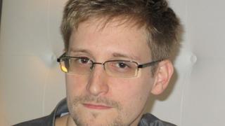 Edward Snowden aceptó el asilo político venezolano