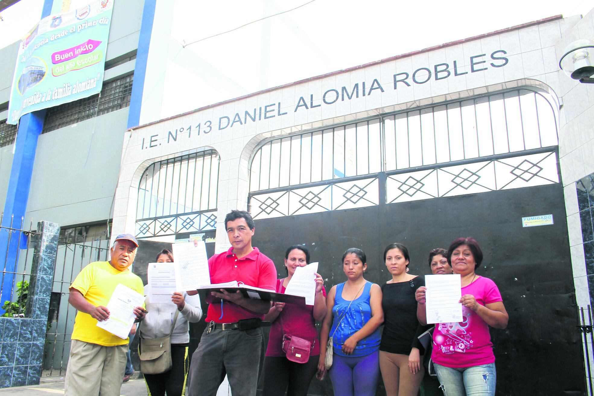 Padres denuncian a directora de colegio