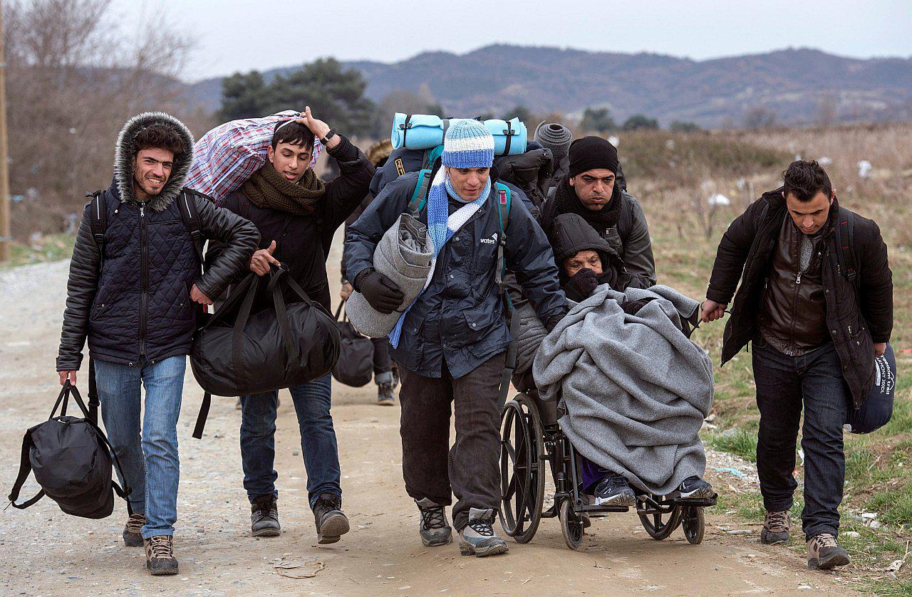 Siria asegura que salieron docenas de familias de sitiada Alepo 