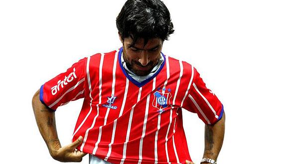 Sebastián "El loco" Abreu va por récord mundial como futbolista 