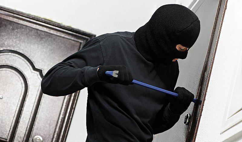 ¿Cómo evitar que los ladrones burlen el sistema de alarma de mi casa?