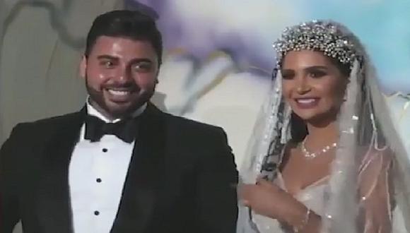 Insólita boda: los novios son los muñecos de la torta (VIDEO)