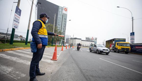 Varios carriles de la Av. Javier Prado Este, en ambos sentidos, continuarán abiertos para que los vehículos privados y buses del corredor rojo se desplacen por su ruta habitual. (Foto: Municipalidad de Lima)