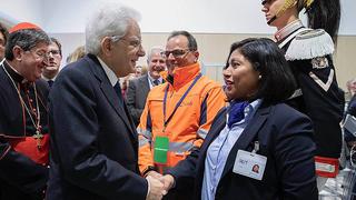Una peruana lleva al presidente de Italia en primer viaje de tranvía rápido