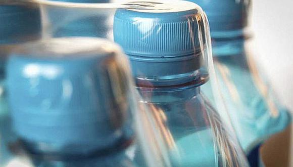Agua en botellas envía a dos mil personas al hospital por gastroenteritis
