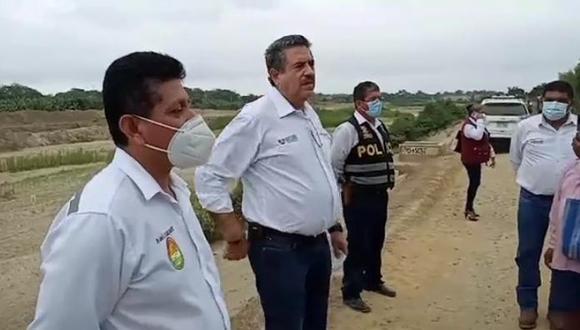 Tumbes: congresista Merino de Lama fue criticado por no usar mascarilla y no respetar el distanciamiento social. (Foto: Captura de video)
