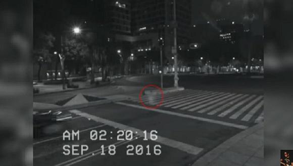 YouTube: Carro traspasando a 'niña fantasma' se vuelve viral en redes [VIDEO]